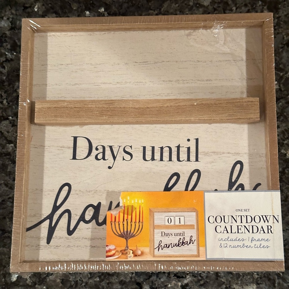 🌸 $3 when bundled - Hanukkah Countdown Calendar NWT